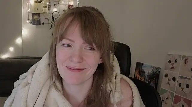 Aurora_Velvett_