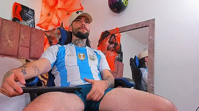alpha_master1 (M young) - NAKED SOCCER PLAYER + MASTURBATION