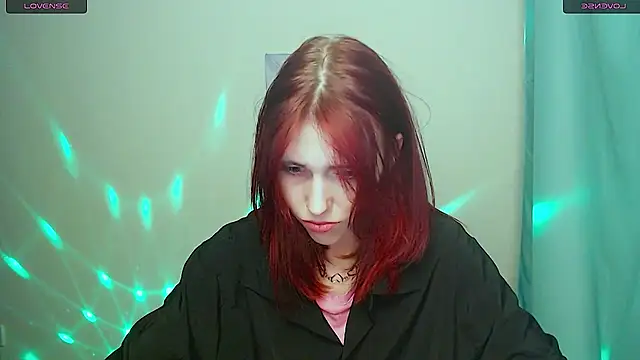 GuessMe___ live cam on StripChat