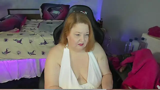 KurvyKandie live cam on StripChat