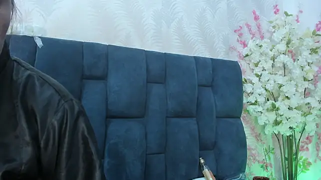 Melody_Megann live cam on StripChat