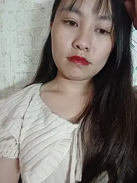 Cherry-squirtt live cam on StripChat