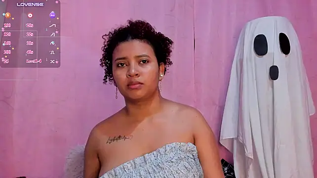 LyndaZoe