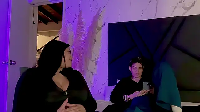 Marcella_and_laura
