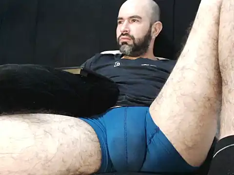 hairyandbigmann live cam on StripChat