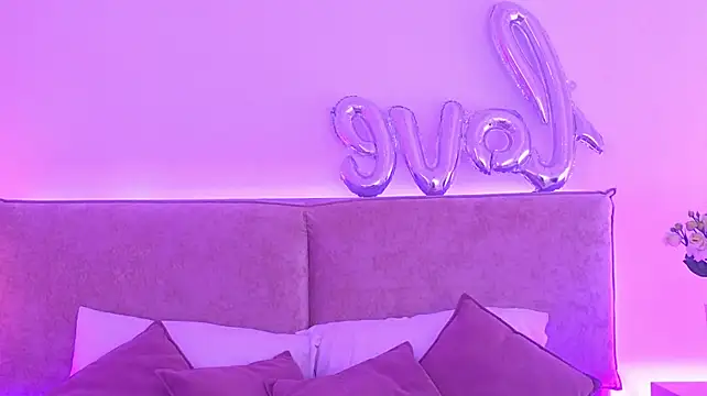 Jules_night live cam on StripChat