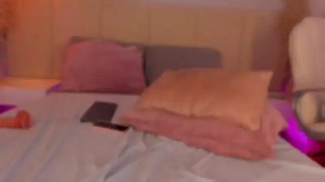 kaylarossi live cam on StripChat
