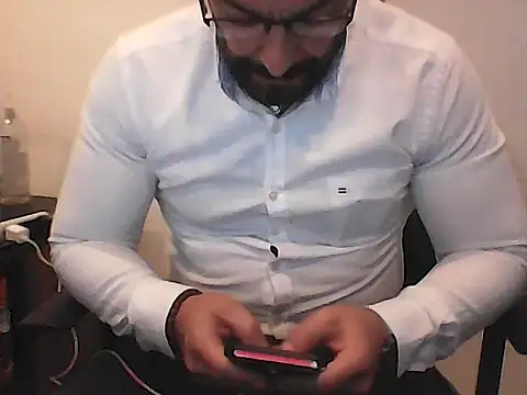 Yorel1109- live cam on StripChat