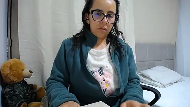 Mariam_Gomezxxx live cam on StripChat