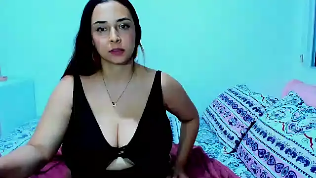 SuzyGamingFairy live cam on StripChat