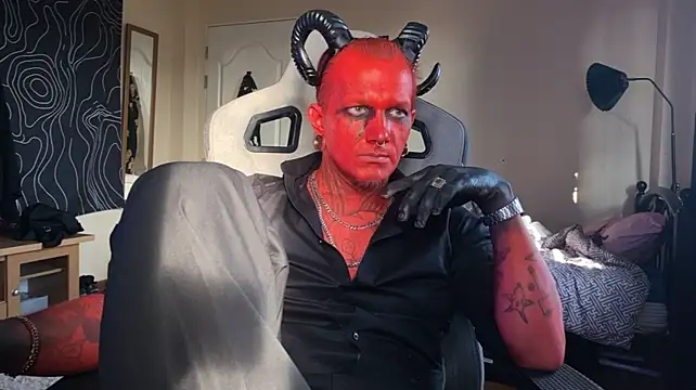 razor_paul live cam on StripChat