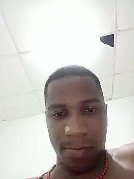 DyLandavi34 live cam on StripChat