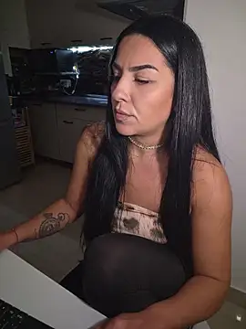 hot-babygirl live cam on StripChat