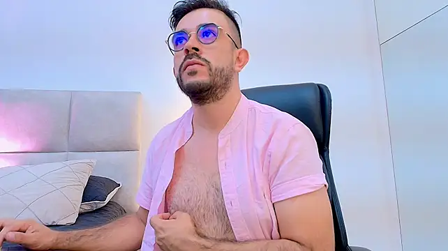 NicoSaint_ on Stripchat