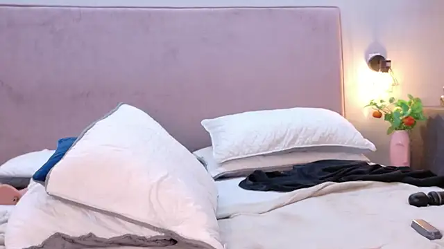 Busty_Zay live cam on StripChat