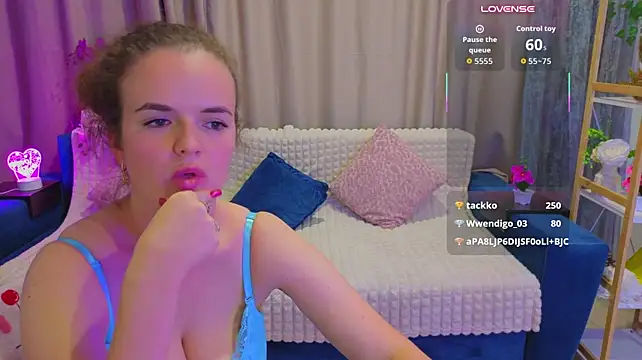 Luisa_Rosee live cam on StripChat