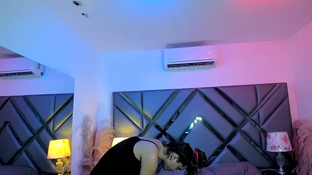 Zaafiro_Sweet live cam on StripChat