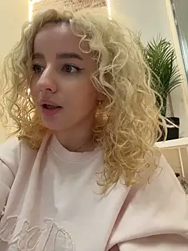 CurlyDaisy