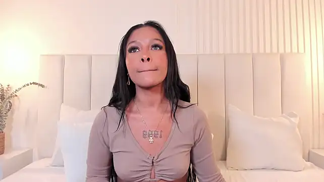 emily_lux25