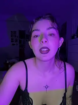LittleHannaa_