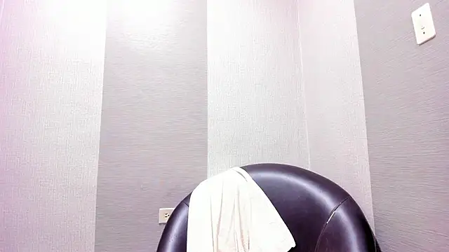 letiziia_sky1 live cam on StripChat