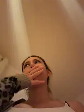 suyneslii webcam