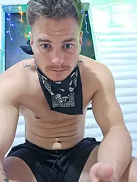 loiromaisdezoito live sex cam