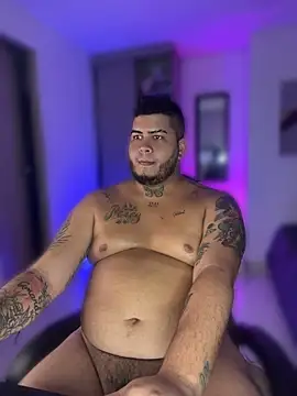 Thomas_chubbyxhot