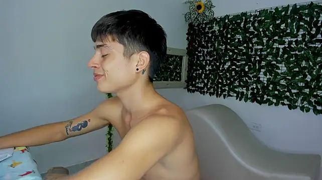 The_beby_guy live cam on StripChat