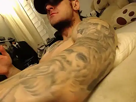 ballardbret (Ask my age) - Cock stroking, flexing, dirty talking. X