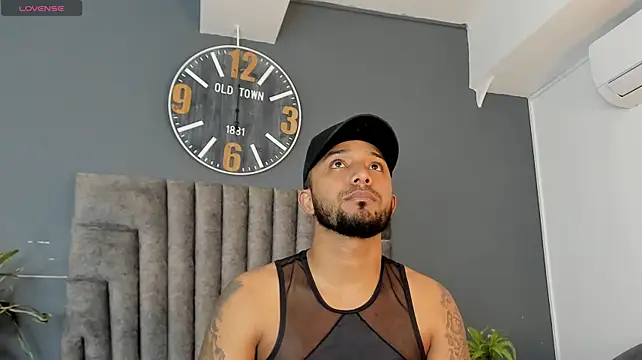 Robin_Rief live cam on StripChat