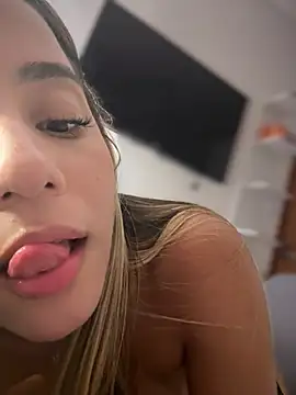 missbella_ Live Webcam on Stripchat