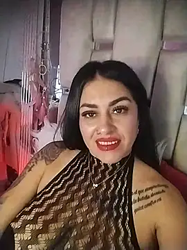 chelaqueen_ live cam on StripChat