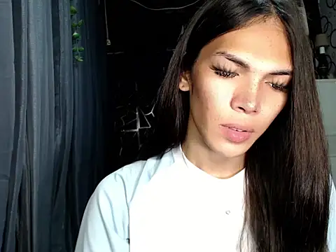 GORGEOUS_CARMEE