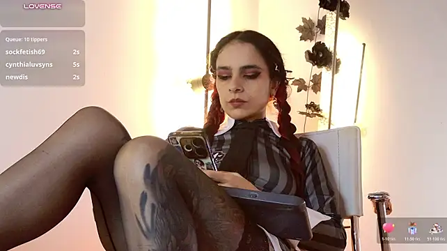 Alice_noir live cam on StripChat