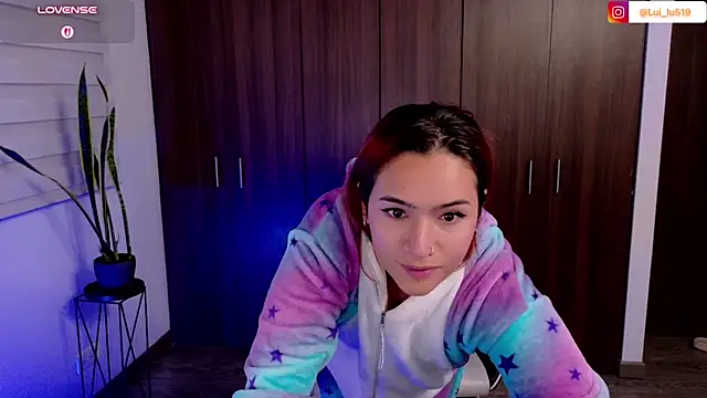 ImLui_lu live cam on StripChat