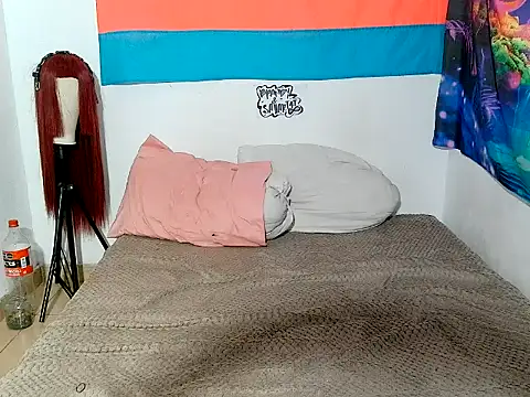 miawzaszha98 live cam on StripChat