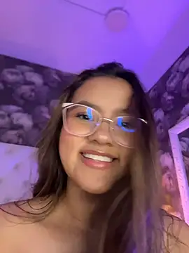 VictoriaNavarro live cam on StripChat