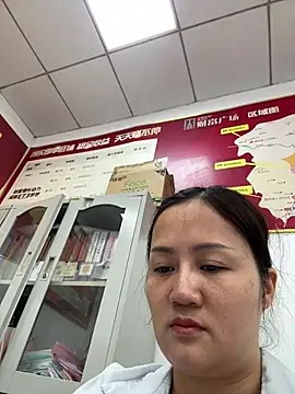 amy1688 (F milf) - 户外脱内裤M腿表演