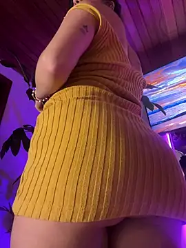 VioletaSubmissive live cam on StripChat