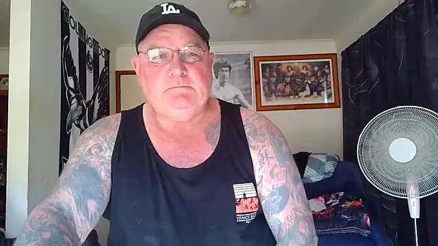 KINKYBLUEYES69