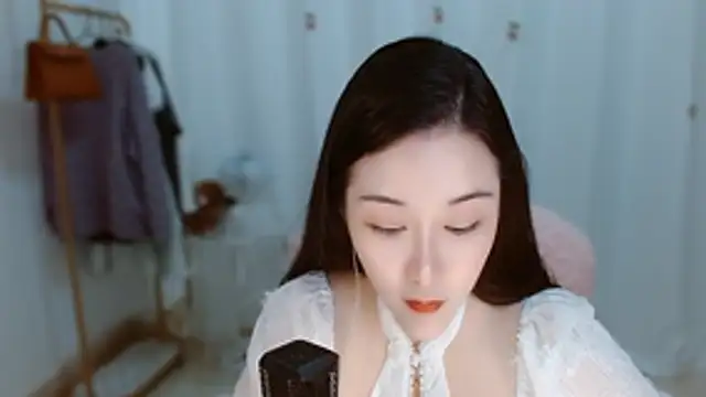 Amy-cnbaby