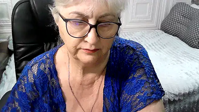 LolkaAlyss live cam on StripChat