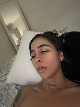 sophierooy22 live cam on StripChat