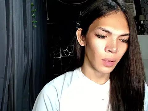 GORGEOUS_CARMEE