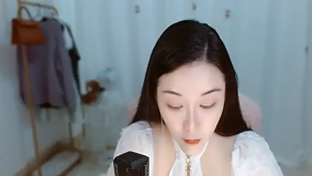 Amy-cnbaby