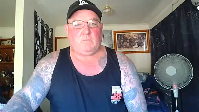 KINKYBLUEYES69