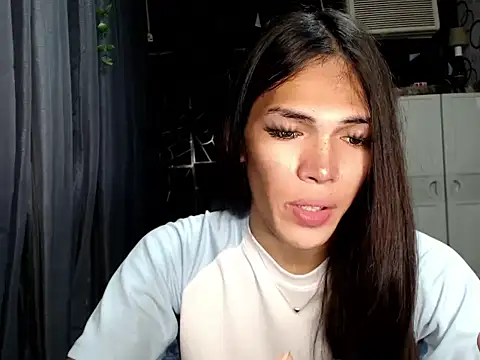 GORGEOUS_CARMEE