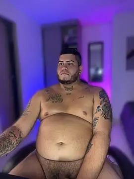 Thomas_chubbyxhot