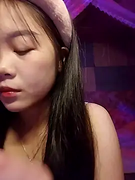 Baa-bee22 live cam on StripChat